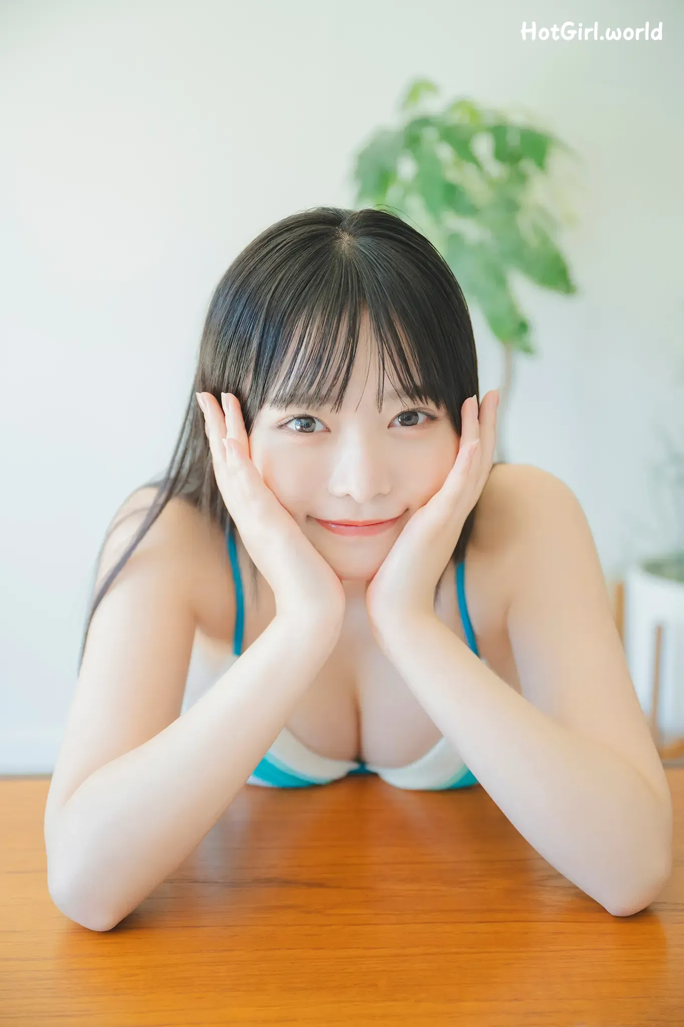 068_hotgirl.world.webp