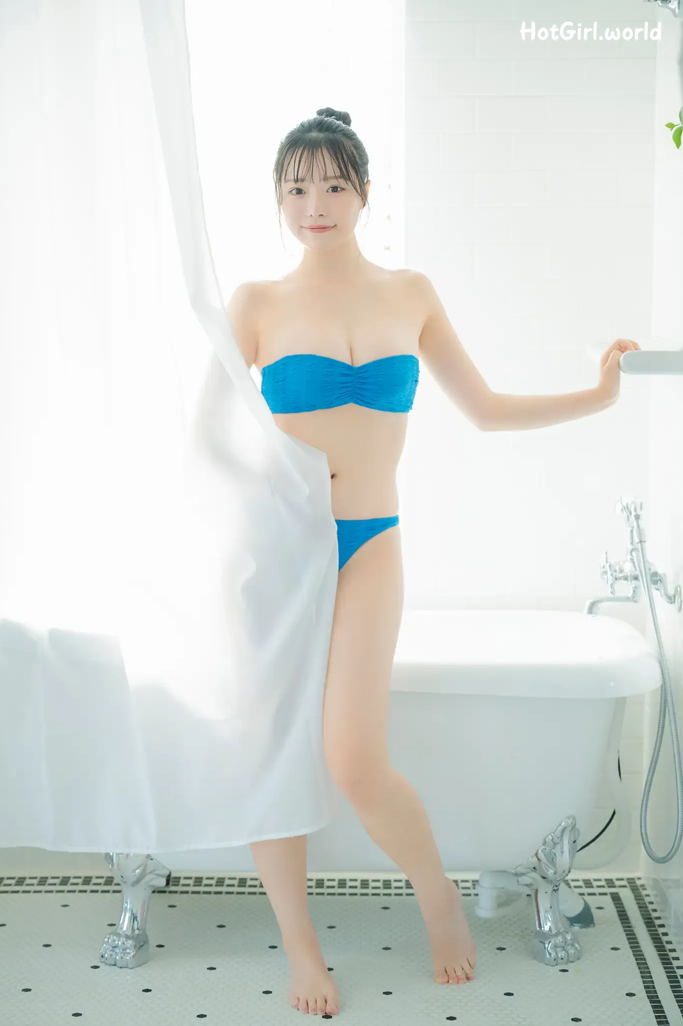 130_hotgirl.world.webp