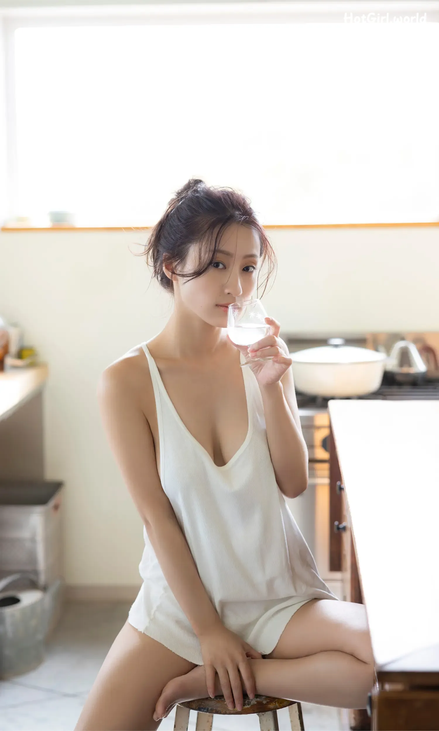 024_hotgirl.world.webp