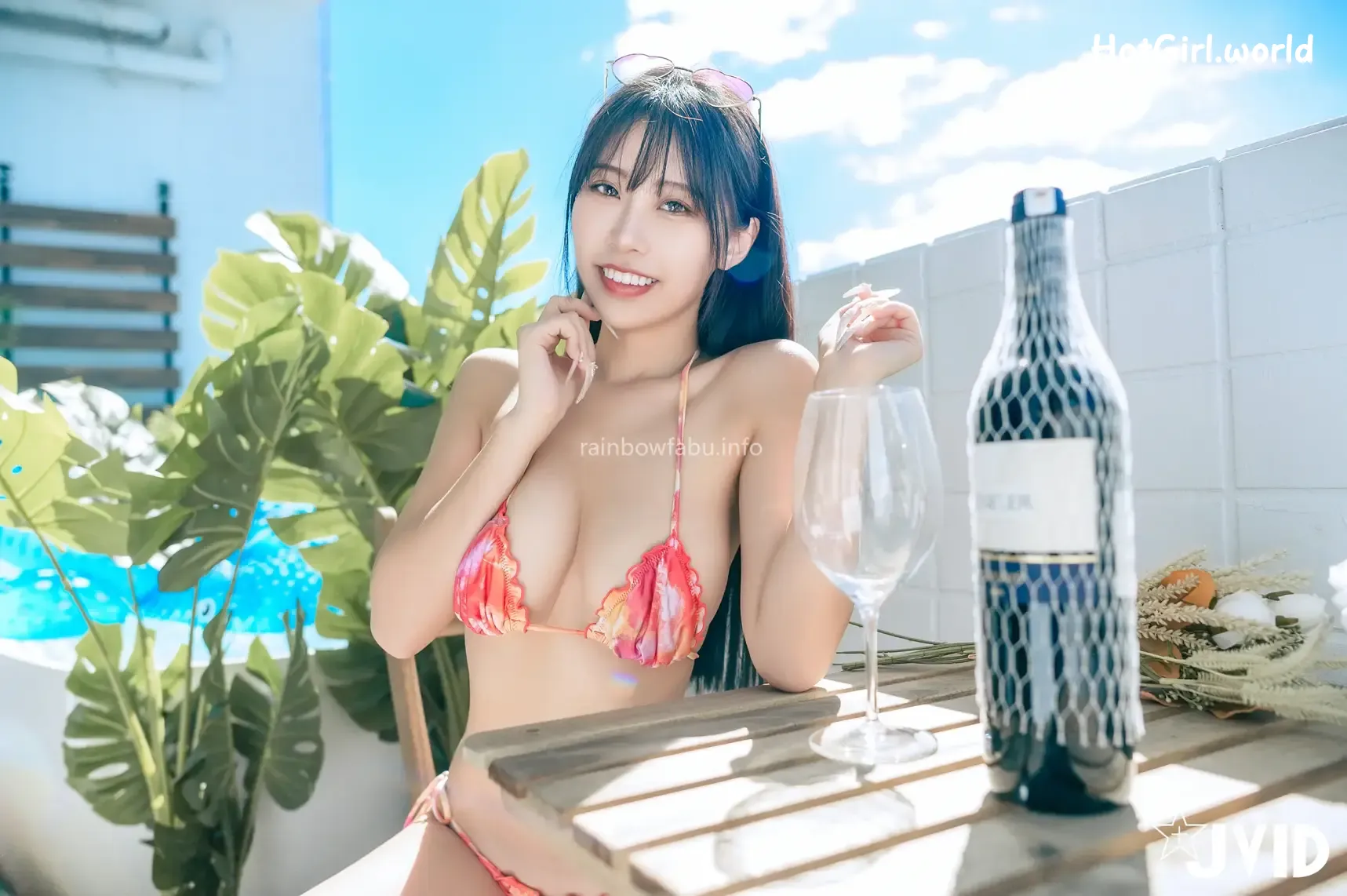 150_hotgirl.world.webp